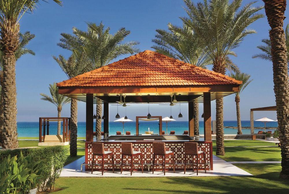 Al Bustan Palace, A Ritz-Carlton Hotel Маскат Екстериор снимка The Beach Club
