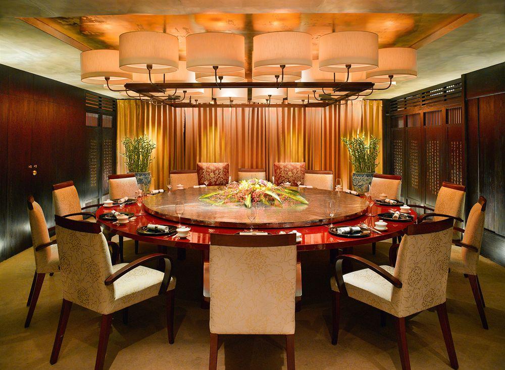 Al Bustan Palace, A Ritz-Carlton Hotel Маскат Екстериор снимка A private dining room at a restaurant in Hong Kong