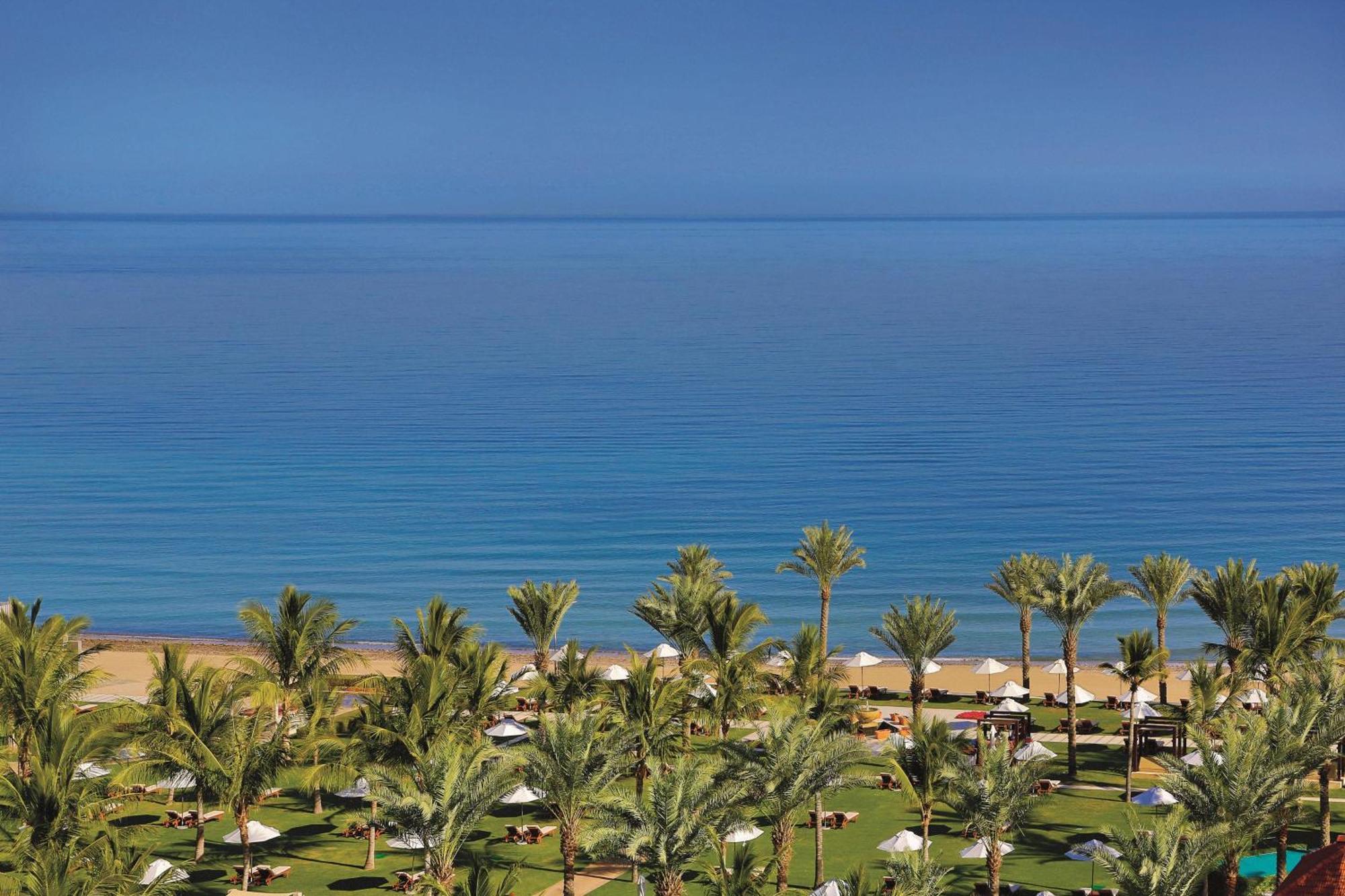 Al Bustan Palace, A Ritz-Carlton Hotel Маскат Екстериор снимка The beach at the resort