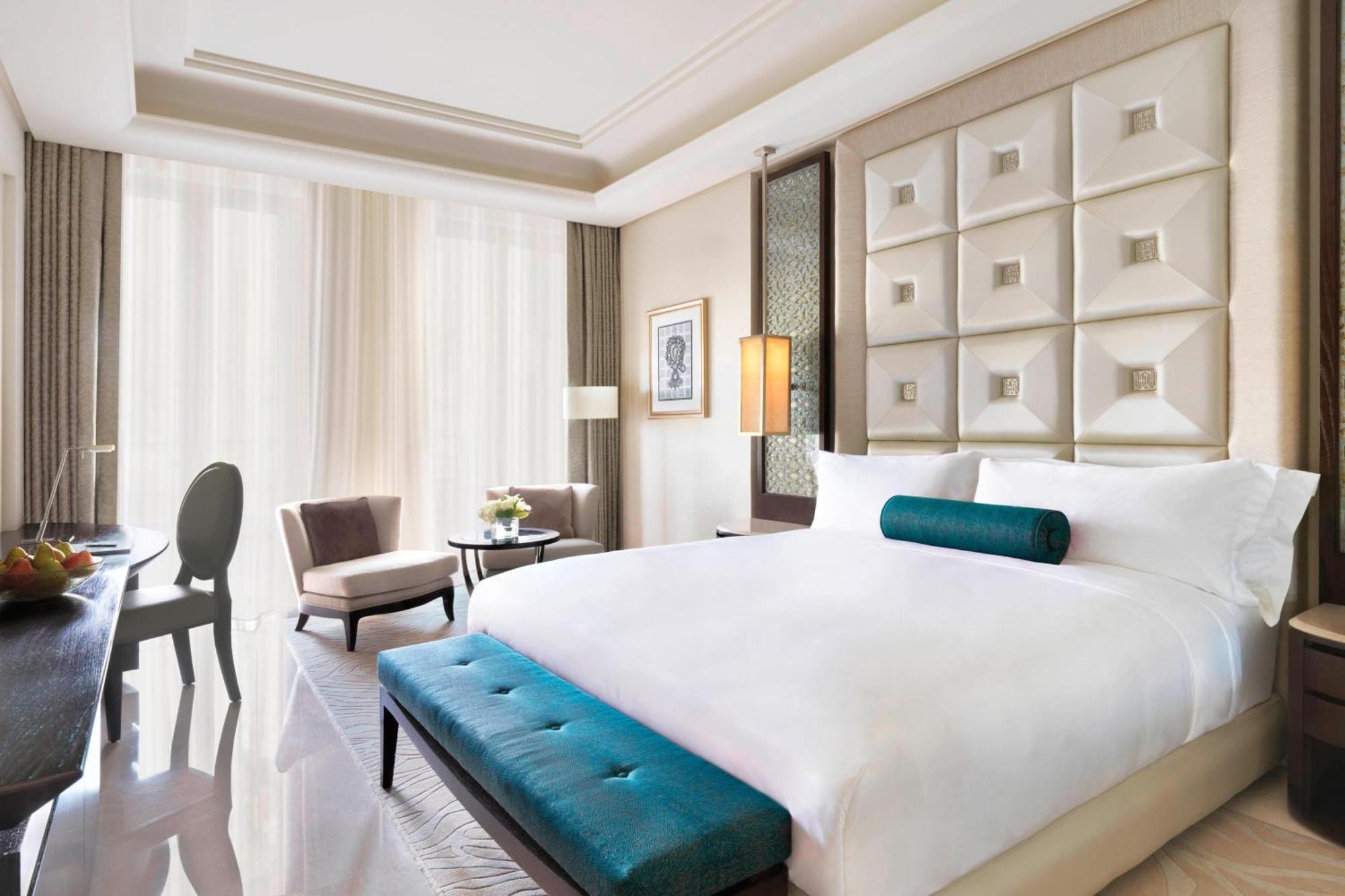 Al Bustan Palace, A Ritz-Carlton Hotel Маскат Екстериор снимка Deluxe Room
