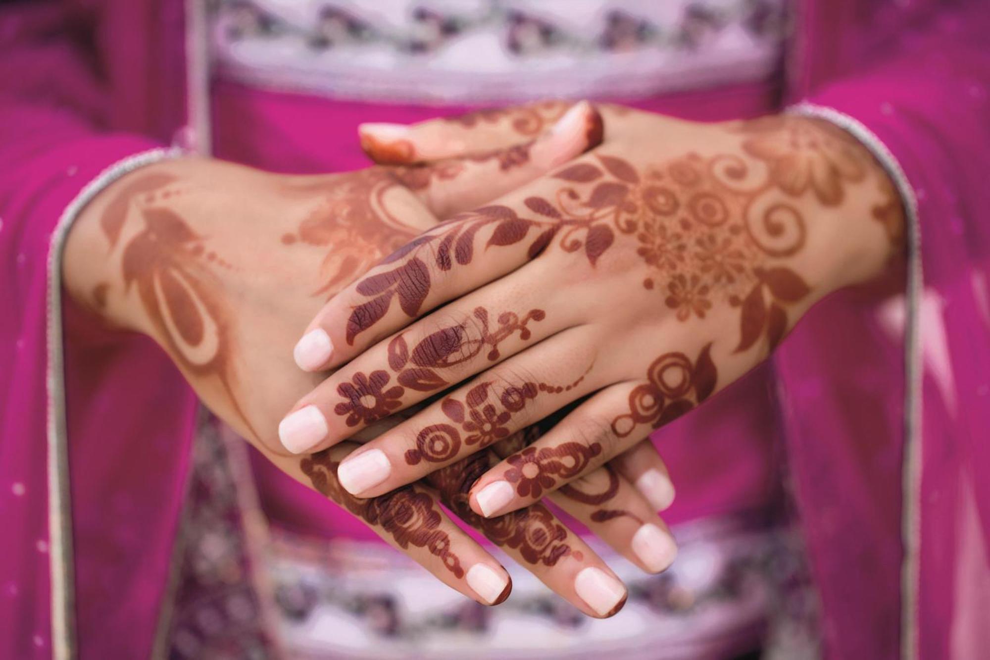 Al Bustan Palace, A Ritz-Carlton Hotel Маскат Екстериор снимка Henna tattoo