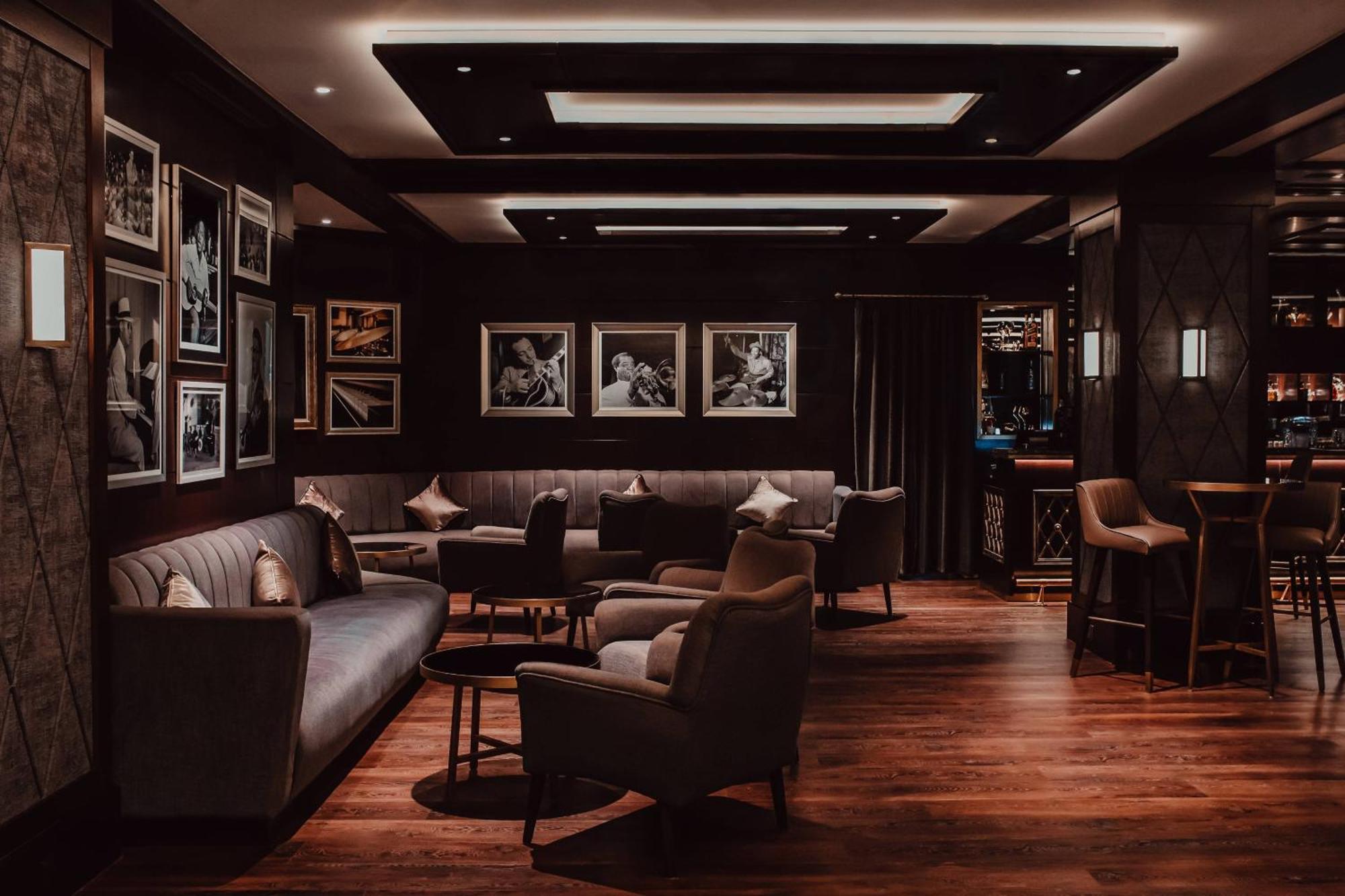 Al Bustan Palace, A Ritz-Carlton Hotel Маскат Екстериор снимка The interior of the lounge