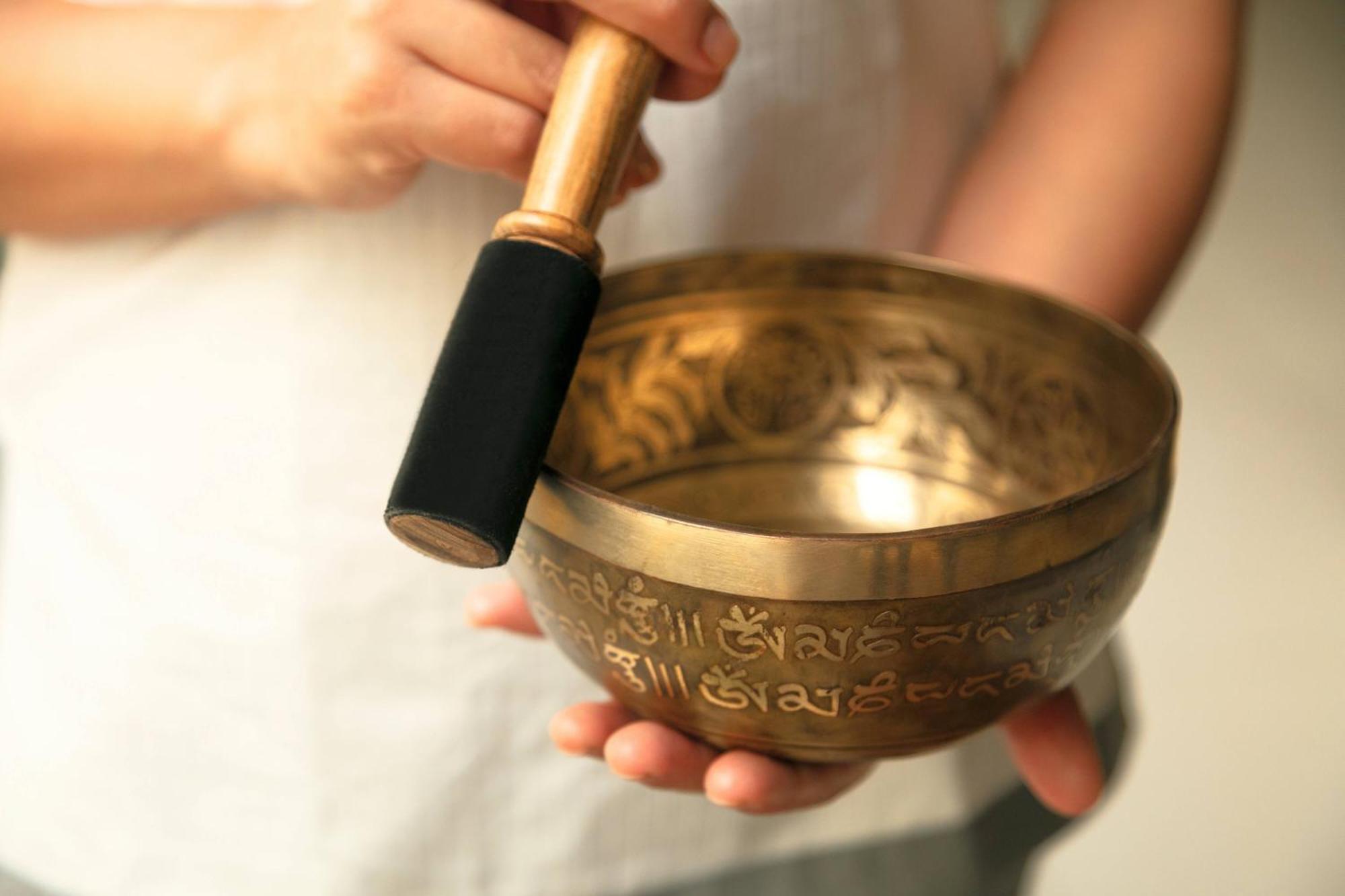 Al Bustan Palace, A Ritz-Carlton Hotel Маскат Екстериор снимка Singing bowl