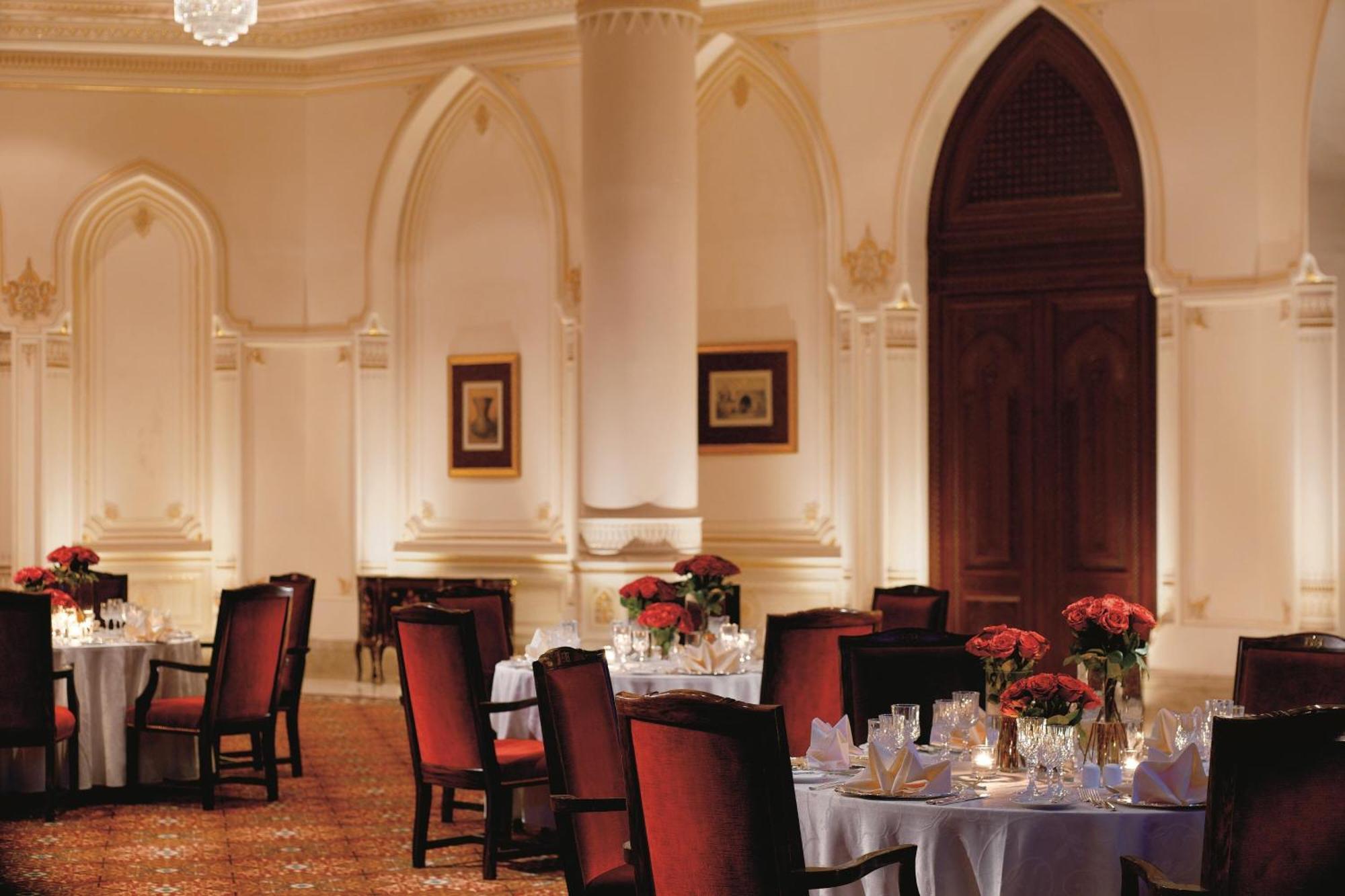 Al Bustan Palace, A Ritz-Carlton Hotel Маскат Съоръжения снимка The ballroom