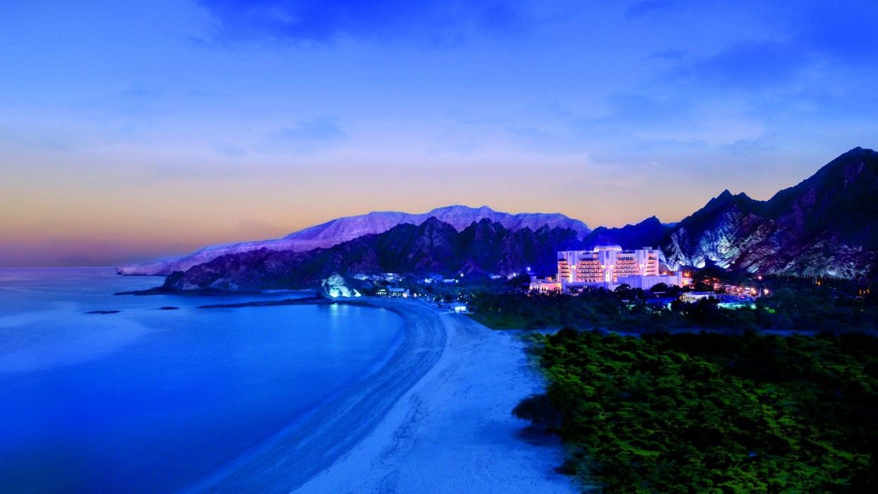 Al Bustan Palace, A Ritz-Carlton Hotel Маскат Екстериор снимка The Bay of Naples